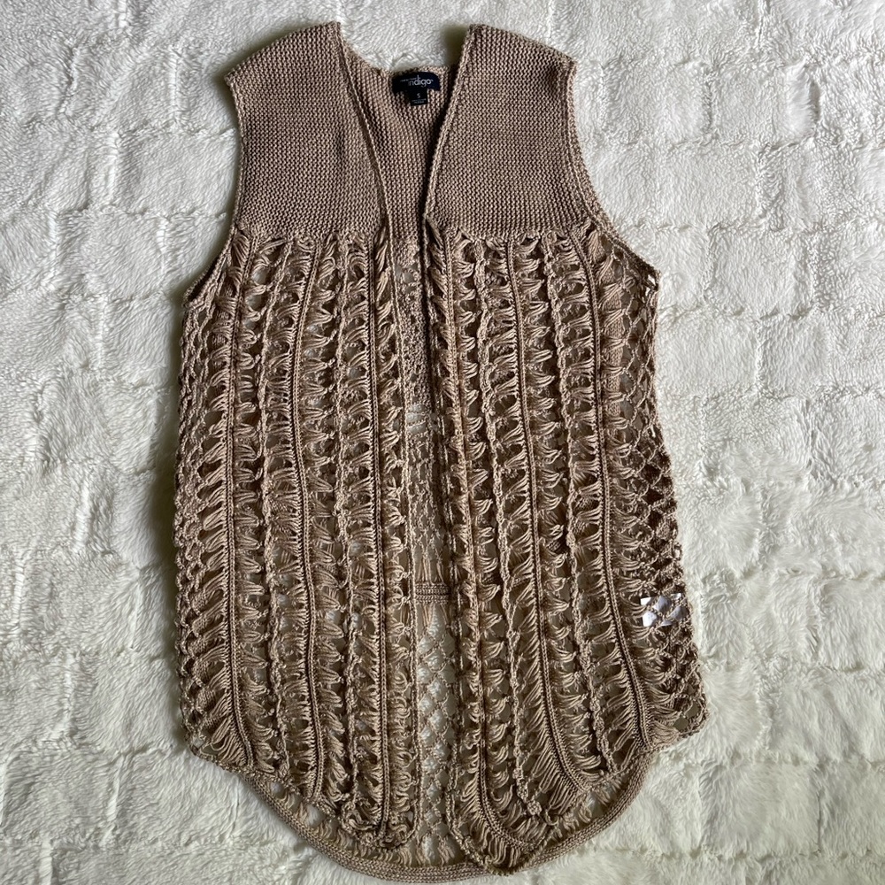 Indigo Beautiful crochet sleeveless cardigan sweater size S